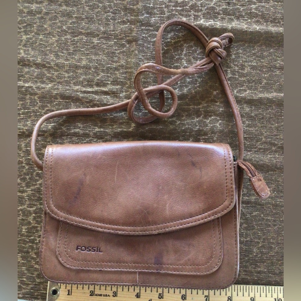 Fossil hand bag